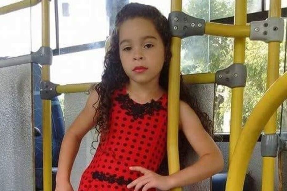Adrielly Gonçalves morreu após ingerir spray desodorizante