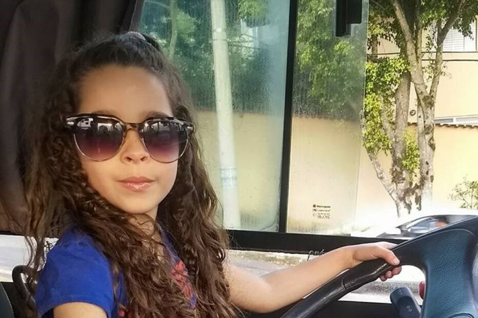 Adrielly Gonçalves morreu após ingerir spray desodorizante