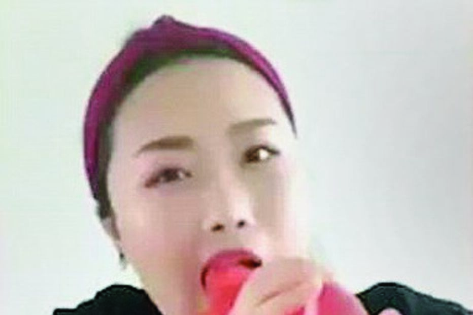 Partir gelo com os dentes é a nova moda