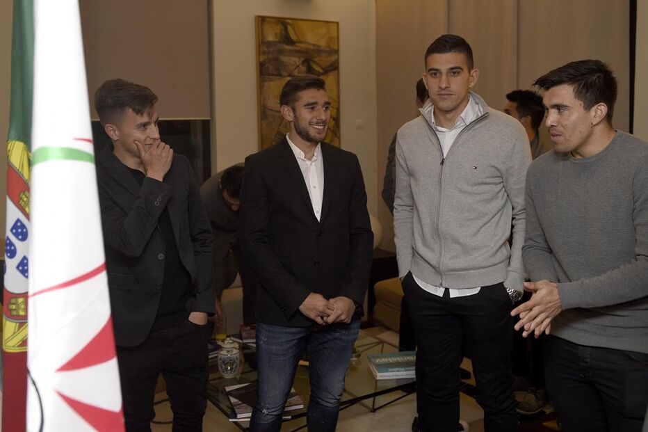 Embaixada da Argentina junta rivais em Lisboa