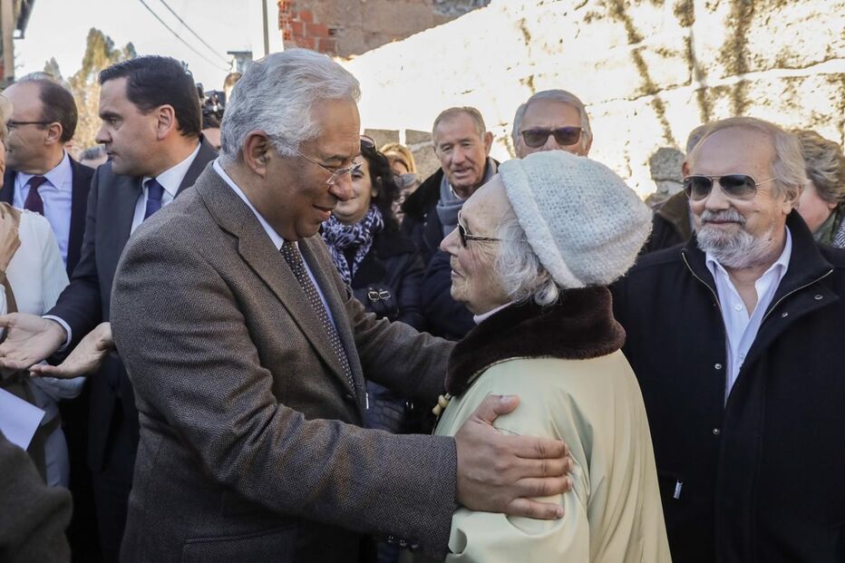 António Costa esteve no lançamento da reconstrução de 94 habitações 
