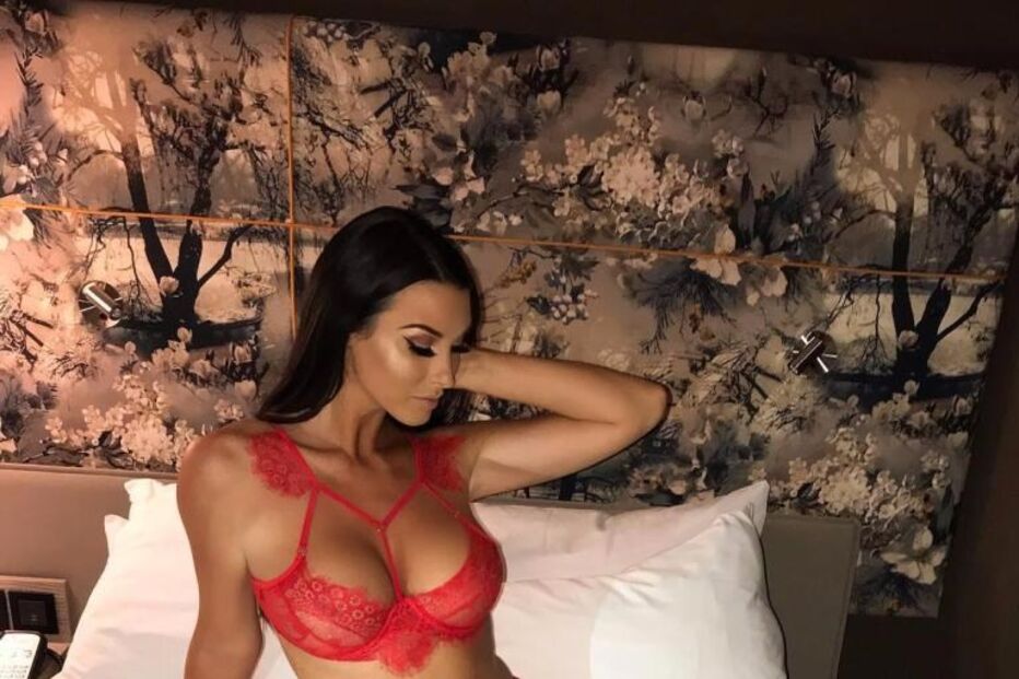 Jermaine Pennant foi ‘apanhado’ a fazer shows de sexo na Internet com a mulher. Foi denunciado pelas tatuagens