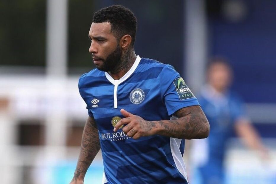 Jermaine Pennant foi ‘apanhado’ a fazer shows de sexo na Internet com a mulher. Foi denunciado pelas tatuagens