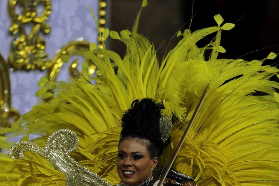 São Paulo já desfila e samba para receber o Carnaval