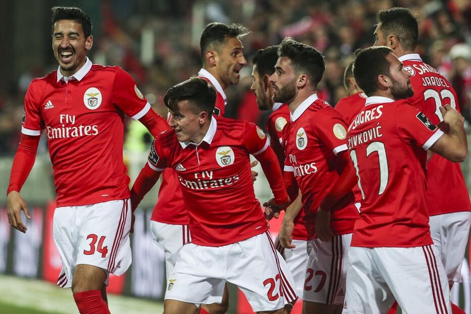 Benfica celebra primeiro golo em Portimão