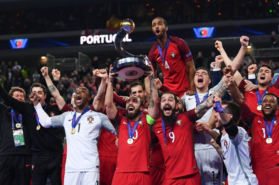 Seleção de Futsal comemora vitória no Europeu