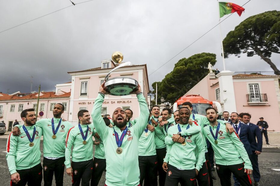 Campeões europeus de futsal recebidos por Marcelo Rebelo de Sousa