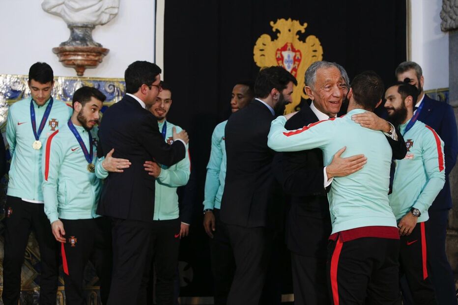Campeões europeus de futsal recebidos por Marcelo Rebelo de Sousa