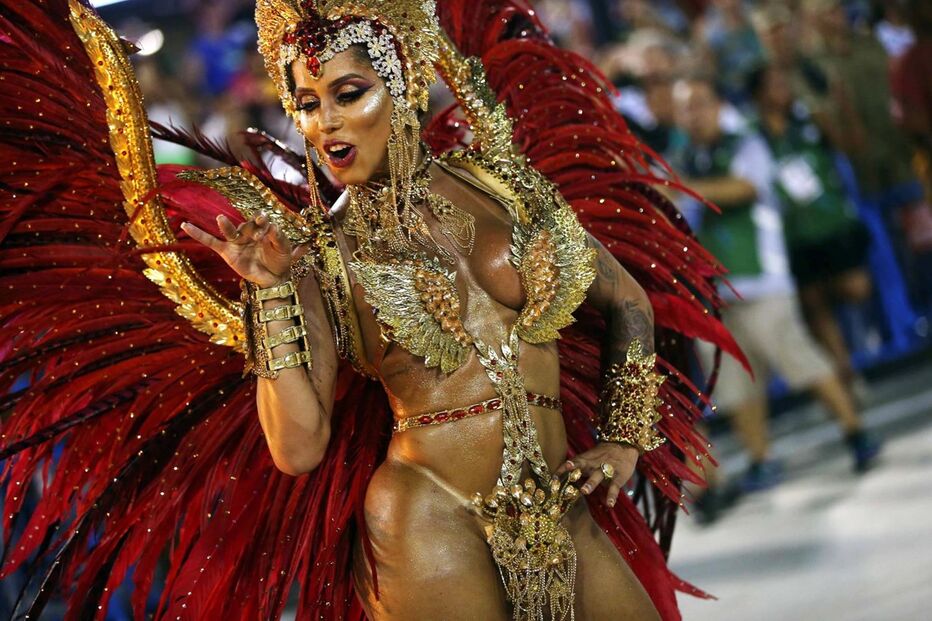 Salgueiro ganha estandarte de ouro como melhor escola de samba do Rio de Janeiro