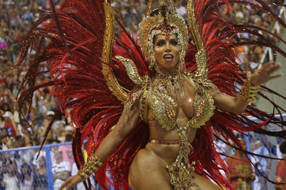 Salgueiro ganha estandarte de ouro como melhor escola de samba do Rio de Janeiro