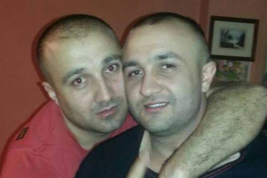 Irmãos obrigaram mulheres a comer 700 euros em notas