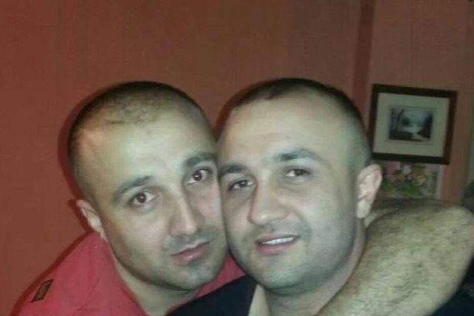 Irmãos obrigaram mulheres a comer 700 euros em notas