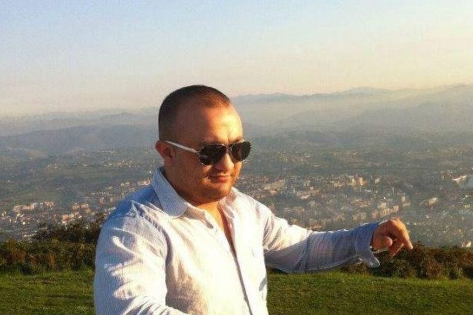 Irmãos obrigaram mulheres a comer 700 euros em notas