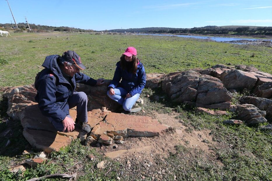 Gravuras de arte rupestre descobertas no Rio Guadiana, em Elvas