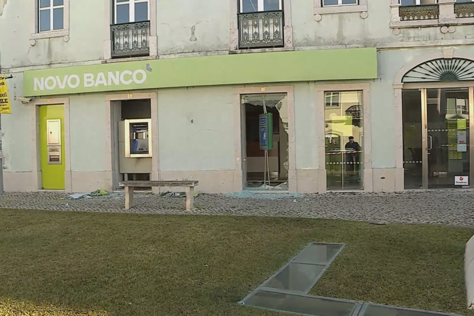 Multibanco assaltado em Pêro Pinheiro, Sintra