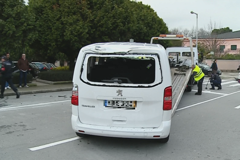 Acidente com carrinha de transporte escolar fere seis crianças no Portoi