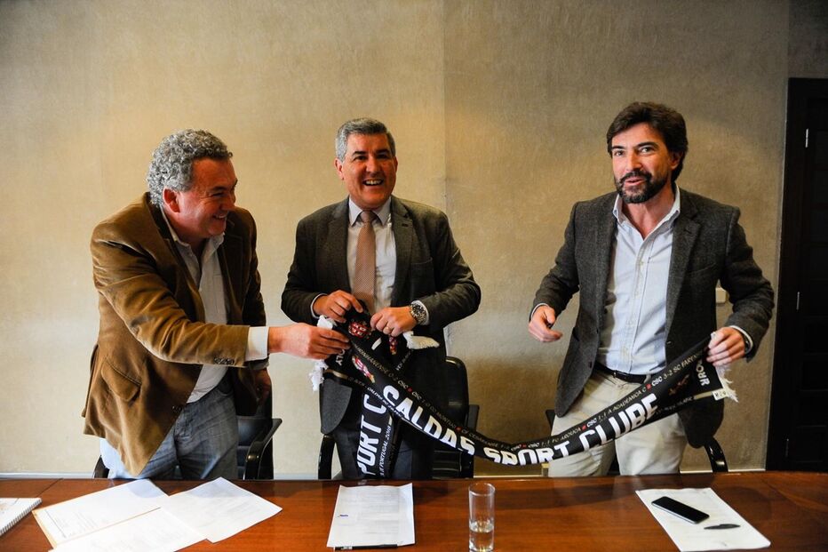 Jorge Reis (Caldas SC); Tinta Ferreira (Presidente da Câmara Caldas da Rainha) e Pedro Raposo (Vereador) ,