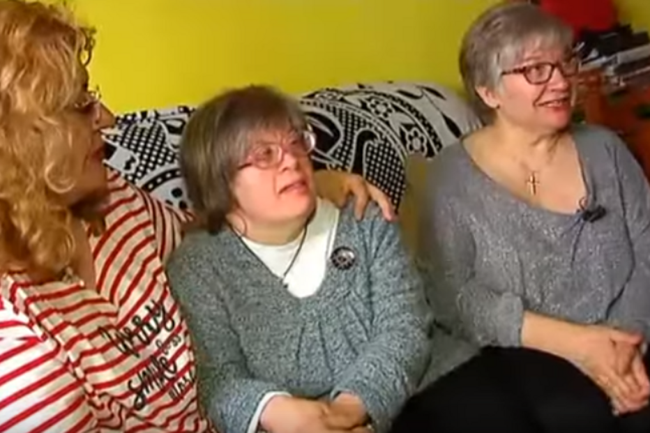 síndrome de Down, Julia Leal, deficiência, mau comportamento, expulsão, MediSalud