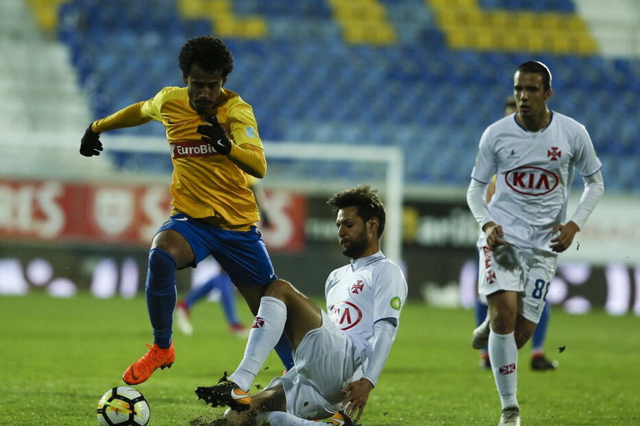 Maurides (de branco) 