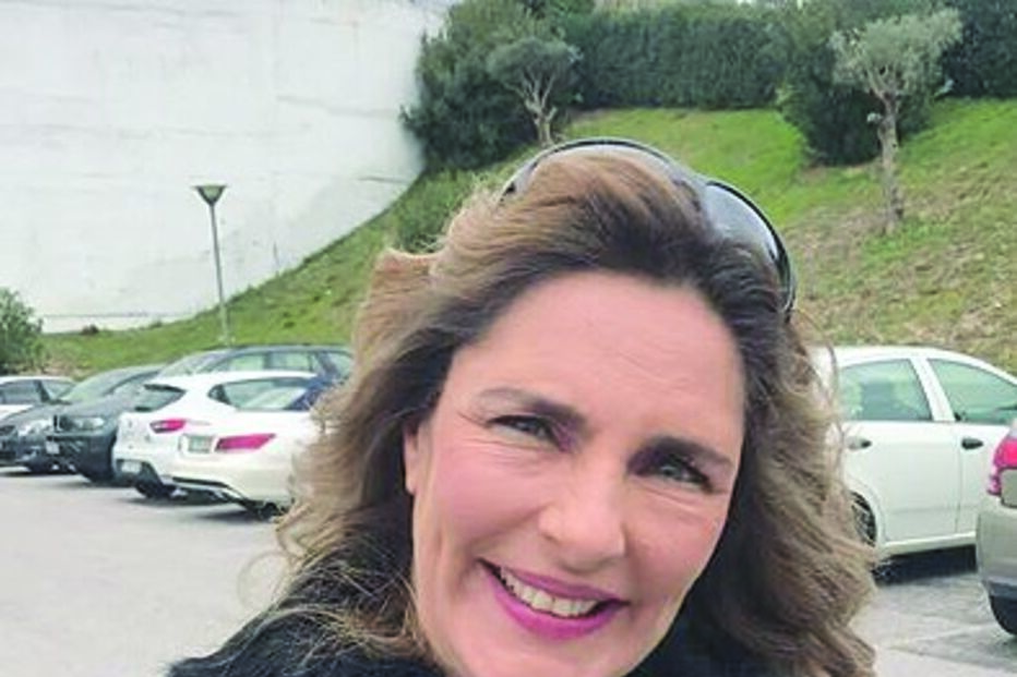 Paula Marcelo faz operação