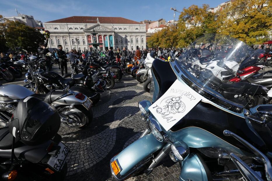 Milhares de motociclistas iniciam protesto em várias cidades do país