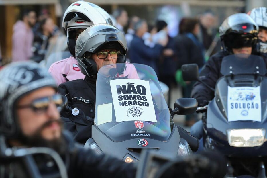 Milhares de motociclistas iniciam protesto em várias cidades do país
