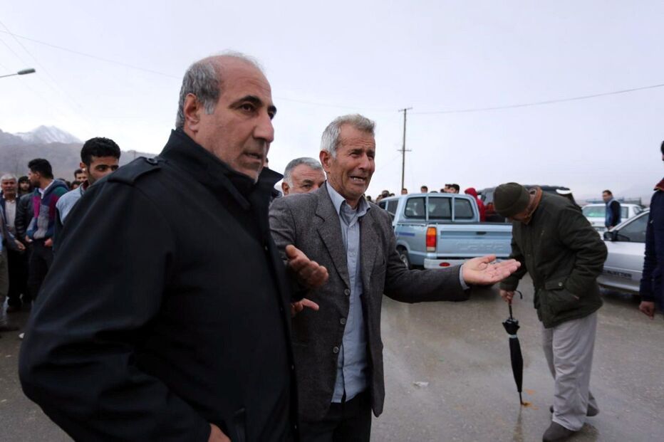 Familiares dos 65 ocupantes do avião aguardam confirmação da tragédia mas já perderam a esperança de um milagre