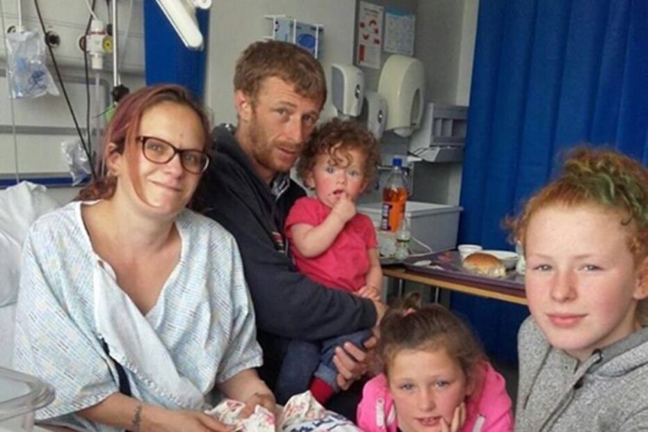 Mãe dá à luz sem saber que estava grávida