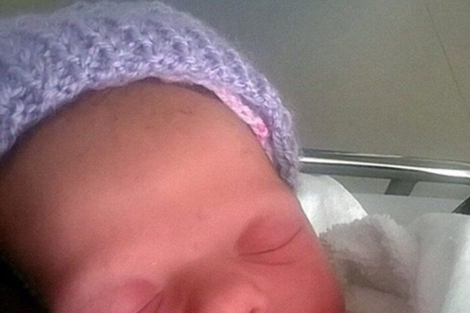 Mãe dá à luz sem saber que estava grávida