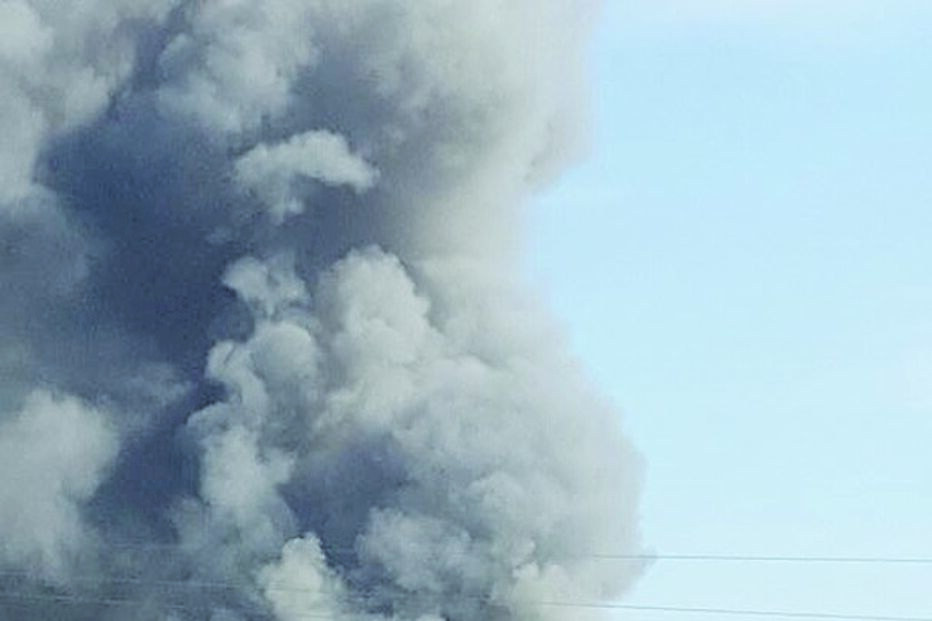 Três horas de pânico com fogo em fábrica