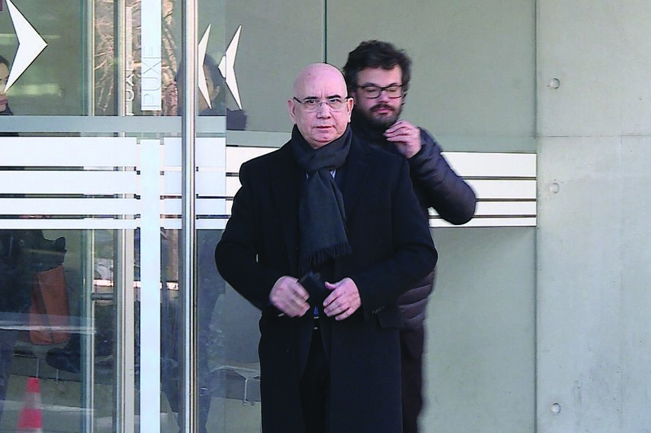 Duarte Lima está acusado de se ter apropriado de cinco milhões de euros pertencentes a Rosalina Ribeiro       