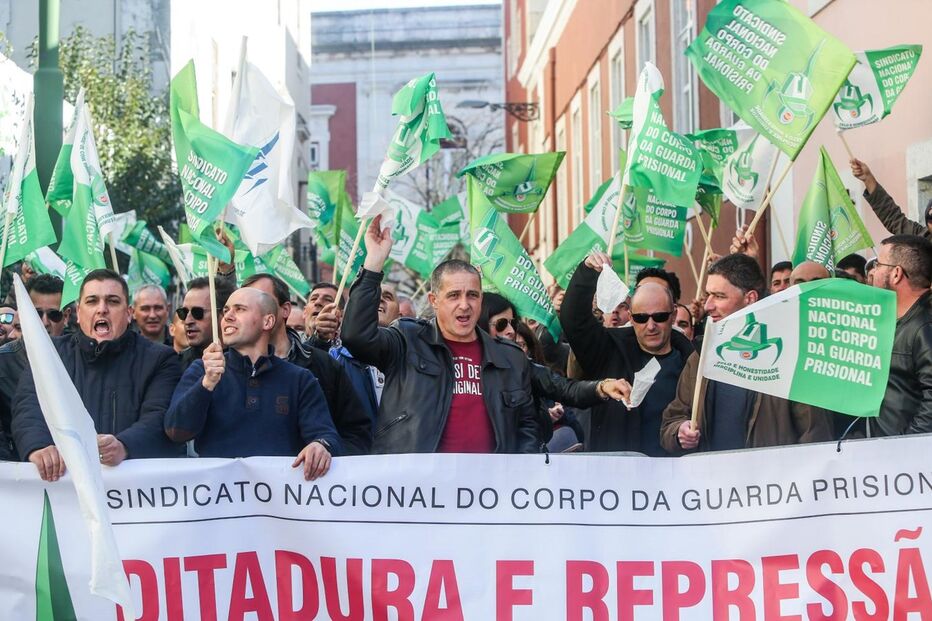 Guardas prisionais em protesto