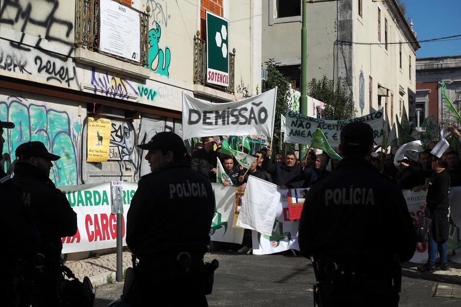 Guardas prisionais em protesto