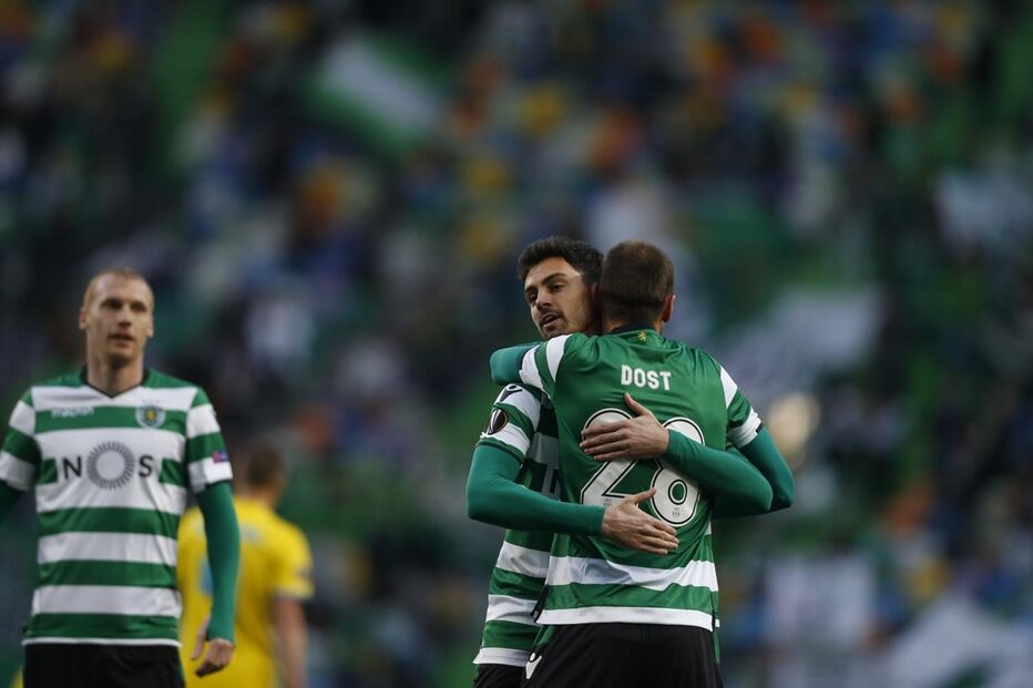 Bas Dost celebra golo inaugural do Sporting contra o Astana