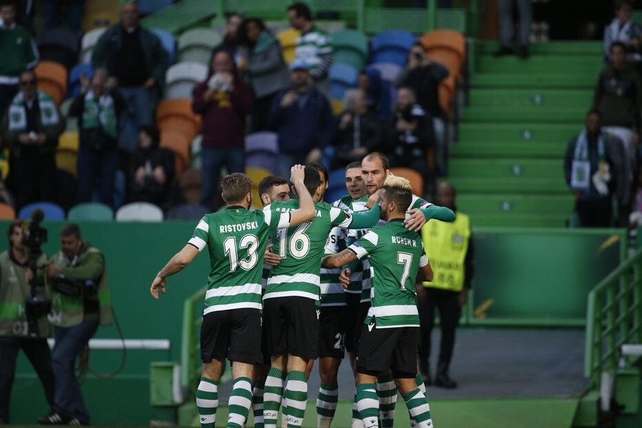 Bas Dost celebra golo inaugural do Sporting contra o Astana