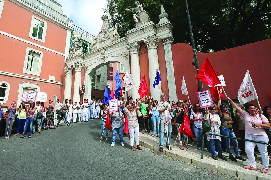 Profissionais de enfermagem exigem resposta do Ministério da Saúde em vários temas, como a revisão da carreira
