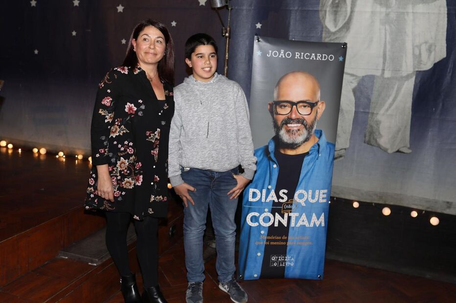 Filho presta homenagem a João Ricardo