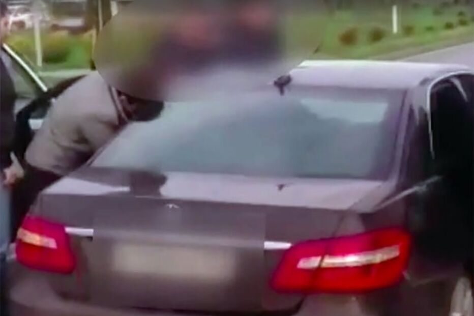 Milionários fingiram ter sido assassinados para provar que o filho os queria matar