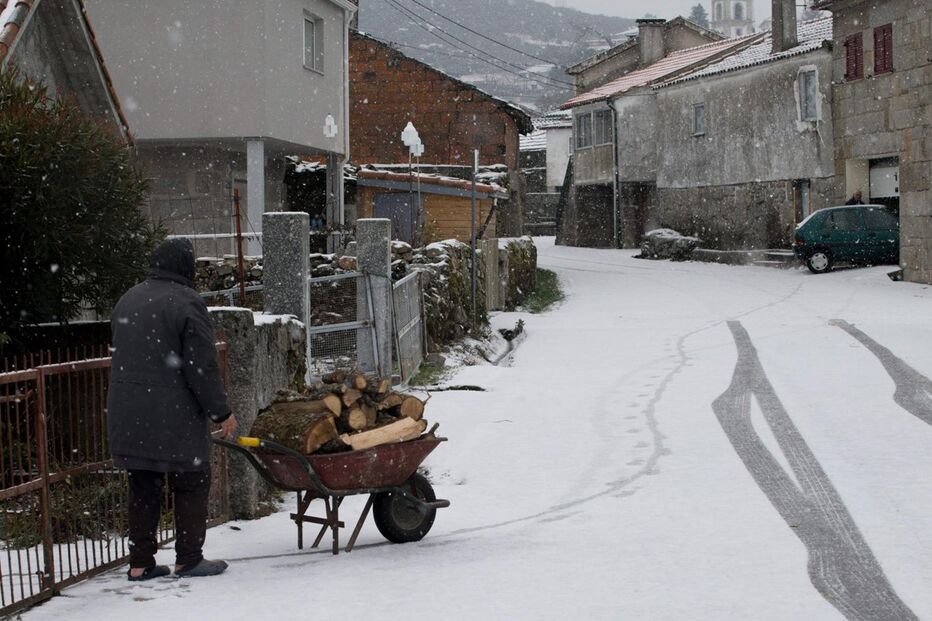 Neve cobre de branco Trás-os-Montes