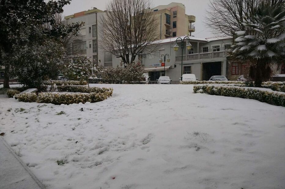 Neve cobre de branco Trás-os-Montes	