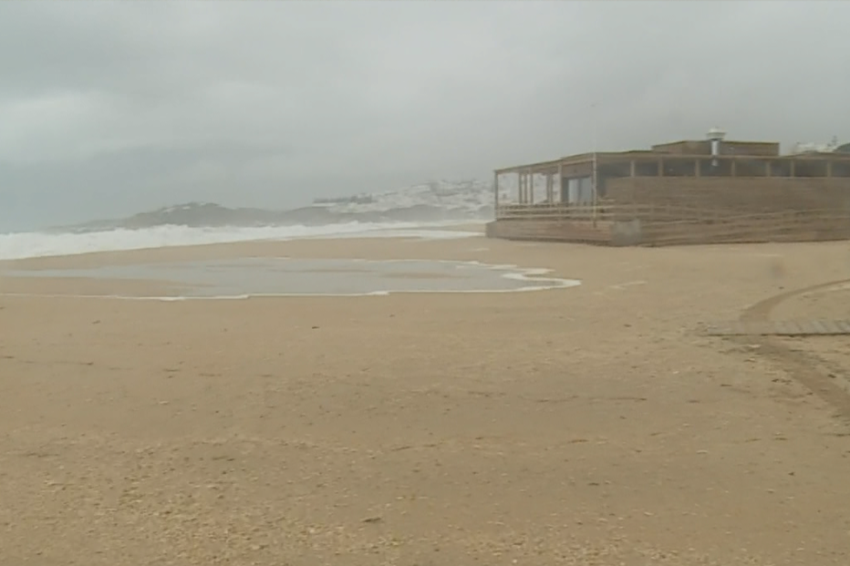 Polícia Marítima pede a turistas para não se aproximarem do mar no Algarve