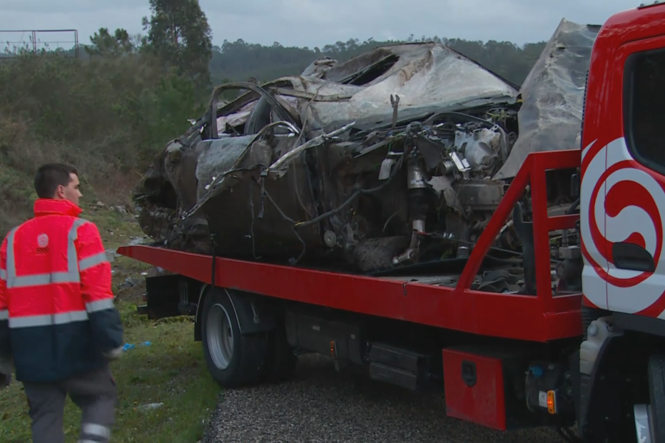 Despiste na A1 faz dois mortos e um ferido grave em Leiria