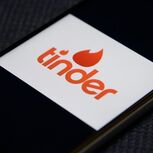 Atacada em casa por desconhecido que conheceu no Tinder