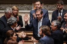 Passos Coelho foi aplaudido de pé apenas pelas bancadas do PSD e do CDS 