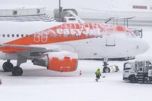 Aeroporto de Genebra, na Suíça,  teve de encerrar por causa da Neve