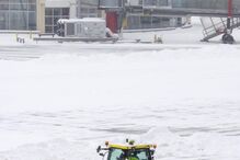 Aeroporto de Genebra, na Suíça,  teve de encerrar por causa da Neve