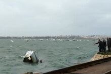 Homem resgatado do mar em Faro