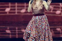 Pra Te Dar Abrigo, interpretado por Anabela