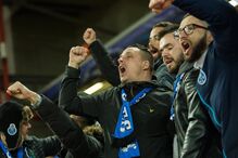 Jogadores do FC Porto aquecem antes do jogo com o Liverpool