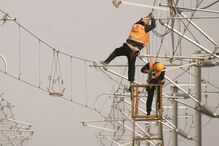 Reparação de linha de eletricidade